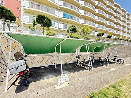 敷地内の駐輪場です。