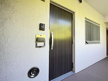 いつも気持ちよくご家族を迎えられる玄関です。