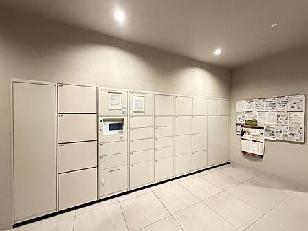 不在時にも荷物を受け取れる宅配ボックス。