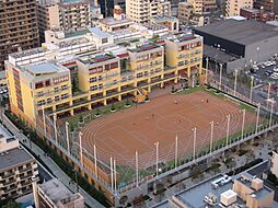 通学路は穏やかな住宅街の中の道なので、お子さんの通学も安心。