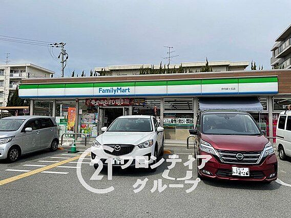 ファミリーマー...
