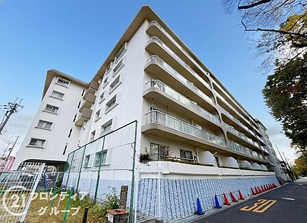 6階建ての最上階のお部屋です
