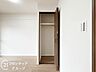 室内：住まい選びは、価格や立地だけでなく、将来の暮らし方まで含めて考えることが大切です。今の段階で気になっていることを、まずスタッフに話してみてください