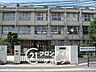 周辺：大阪市立西淀中学校 徒歩8分。 610m