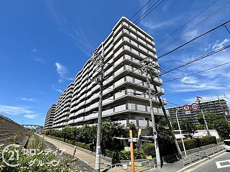 資金計画や住宅ローンのしくみなど、購入前に知っておきたいことをわかりやすくご説明しています。まずはお気軽にお問い合わせください