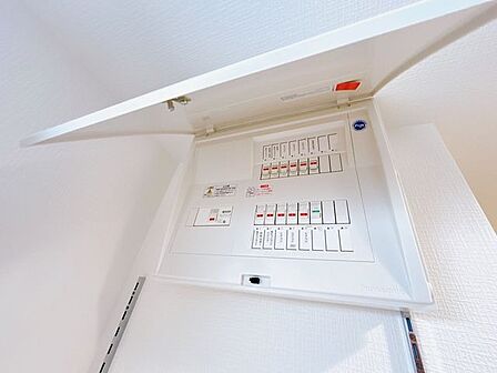 【分電盤】弊社での通電確認後のお引渡しになりますので、お住まいになられてからも安心ですね。