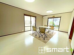 石岡市南台1丁目中古住宅 4LDKのリビング/ダイニング