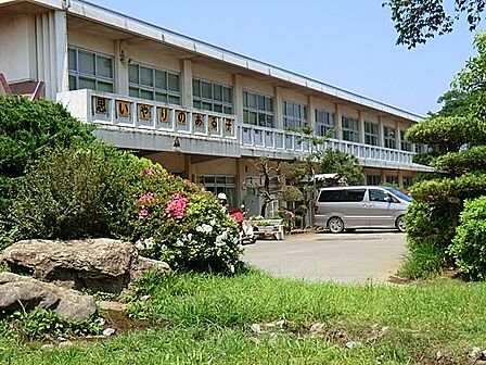 宮崎小学校（900m）