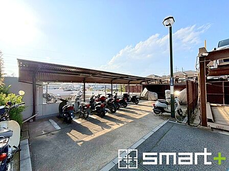 ~敷地内にバイクの駐輪場もございます~ ・バイクの駐輪場もございますので、駐輪場をご利用の方もご安心くださいませ。