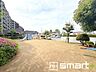 外観：〜周辺環境もご案内いたします〜 ・建物自体ももちろん大切ですが、暮らしていく上でとても大切な周辺環境。 ・ご見学時に周辺環境も併せてご案内させていただきますので、お気軽にご相談ください。 