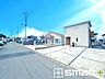 外観：～閑静な住宅街の立地～ ・周辺は閑静な住宅街となっておりますので、静かな暮らしをご実現いただけます。 ・前面道路の交通量も多くないので、小さなお子様がいるご家庭でもご安心ですね。 