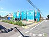 外観：～開放感ある角地のお住まい～ ・2方向が空く事で開放感のある角地に位置しております。 ・窮屈な感じが無く、ゆったりと暮らせるこの魅力をぜひ現地でご体感くださいませ。 