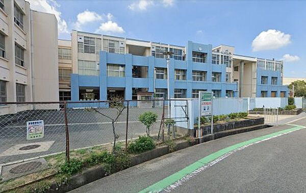 画像28:【中学校】羽曳野市立はびきの埴生学園まで708ｍ