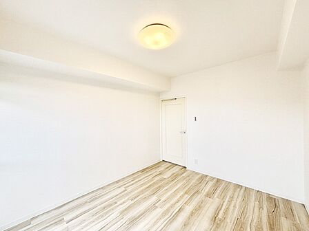 使いやすい形でベットや家具の置き方にも困ることもありません。   