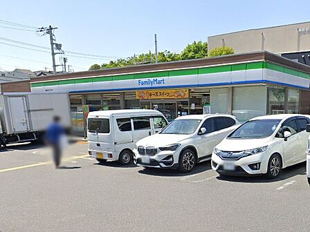 コンビニ 600m ファミリーマート 朝霞本町三丁目店