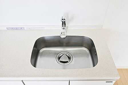 いつでも清潔なおいしいお水を。一つの水栓で水道水と浄水を使い分け。