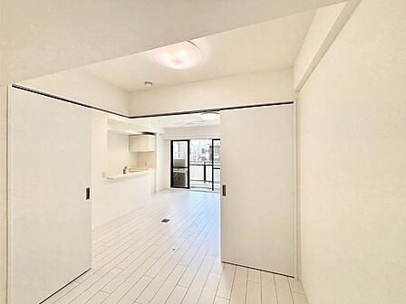 リビングと隣接している居室です