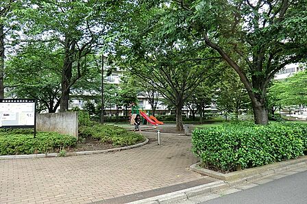 公園 200m 柳沢せせらぎ公園