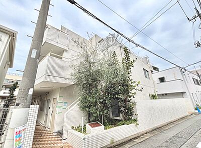 外観:生活に便利な地に伸びやかな家族の生活風景を描く住まい 外観:生活に便利な地に伸びやかな家族の生活風景を描く住まい