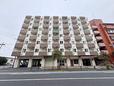 外観:生活に便利な地に伸びやかな家族の生活風景を描く住まい 外観:生活に便利な地に伸びやかな家族の生活風景を描く住まい