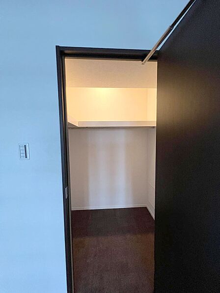 ウォークインクローゼットのある住まいでスッキリ快適な生活を