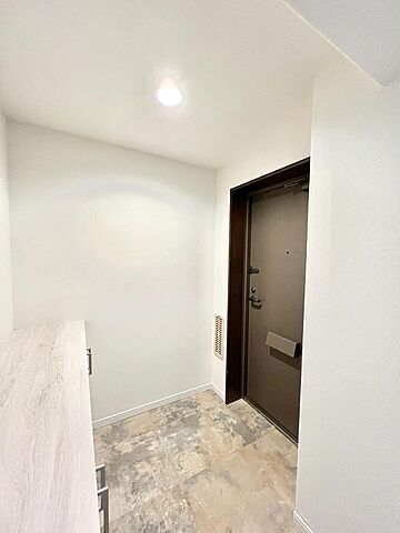 玄関 ガーデンハイツ小平1号館 2階/-