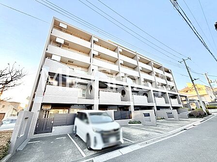 オートロック付きで安心して暮らせます。