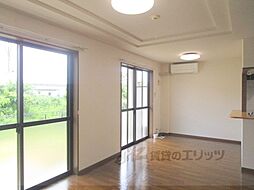 エリートメゾン 1階1LDKのリビング/ダイニング