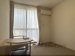 レオパレス彦根後三条 101 1階1Kのリビング/ダイニング