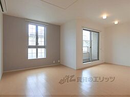 近江鉄道八日市線 太郎坊宮前駅 徒歩4分の賃貸アパート 2階2LDKのリビング/ダイニング