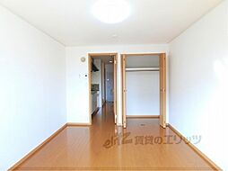 JR東海道・山陽本線 能登川駅 徒歩13分の賃貸アパート 2階1Kのリビング/ダイニング