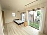 室内：南側の洋室は1部屋から2部屋へ住む方の状況によって間取がかえれます！