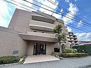 徒歩圏内に郵便局や病院など暮らしに役立つ施設が揃う住み良い住環境です♪