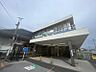 周辺：幕張駅まで　1200m　徒歩約15分●駅舎は橋上駅舎で、出入口は線路を挟んで両側にあります。以前は階段しか設置されていませんでしたが、現在はエレベーターが設置されています。