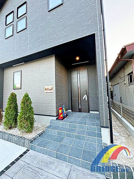 玄関を拡大表示