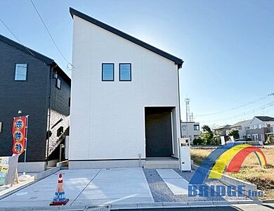 外観:駐車2台可能で、長期優良住宅の性能面・機能面の優れた邸宅。 小中学校も近くで子育て世帯も安心なエリア。 是非、佐倉市内で新築一戸建てをお探しの方はお気軽にお問い合わせ下さい。 お待ちしております。 外観:駐車2台可能で、長期優良住宅の性能面・機能面の優れた邸宅。 小中学校も近くで子育て世帯も安心なエリア。 是非、佐倉市内で新築一戸建てをお探しの方はお気軽にお問い合わせ下さい。 お待ちしております。