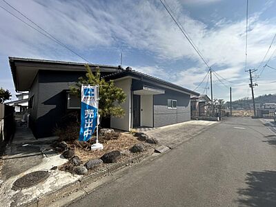 外観：【住宅ローン減税対象】価格には消費税、リフォーム費用を含みます。自社物件につき随時ご案内可能。内覧希望の方はお電話ください。