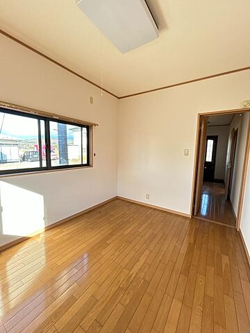 室内 角田市尾山字宿原78-11