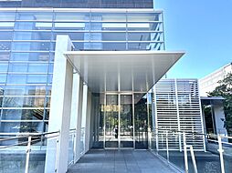 洗練されたデザインとゆとりあるアプローチが、ホテルライクな印象を演出。