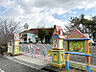 周辺：【上牧第一保育所】徒歩6分(約480m)。0歳〜5歳児までを対象とした認可保育園。毎日の通園が楽しみになりそうな、可愛らしい門が出迎えてくれます。徒歩でも通いやすい距離で通園も楽に。延長保育有り。