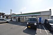 ファミリーマート 寝屋川寿町店（202m）