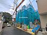 外観：前面道路を含めた現地写真です。