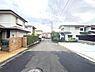 外観：前面道路を含めた現地写真です。