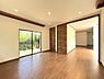 リビング/ダイニング：リビングダイニングになります。ご家族そろっての素敵な空間になりそうですね。