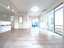 茅ヶ崎市高田4丁目 中古戸建 4LDKのリビング/ダイニング