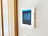 その他：訪問者を確認できるTVモニター付きインターフォンです。