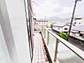 バルコニー：お洗濯ものを気持ち良く太陽の光で干せるのが嬉しいですね。