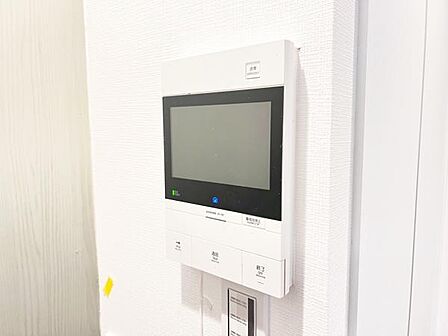 訪問者を確認できるTVモニター付きインターフォンです。