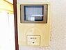 その他：訪問者を確認できるTVモニター付きインターフォンです。