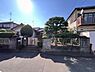 外観：前面道路を含めた現地写真です。